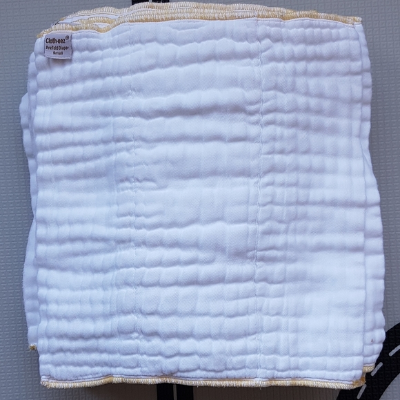 Cloth-eez prefolds small - Picture 1 of 2